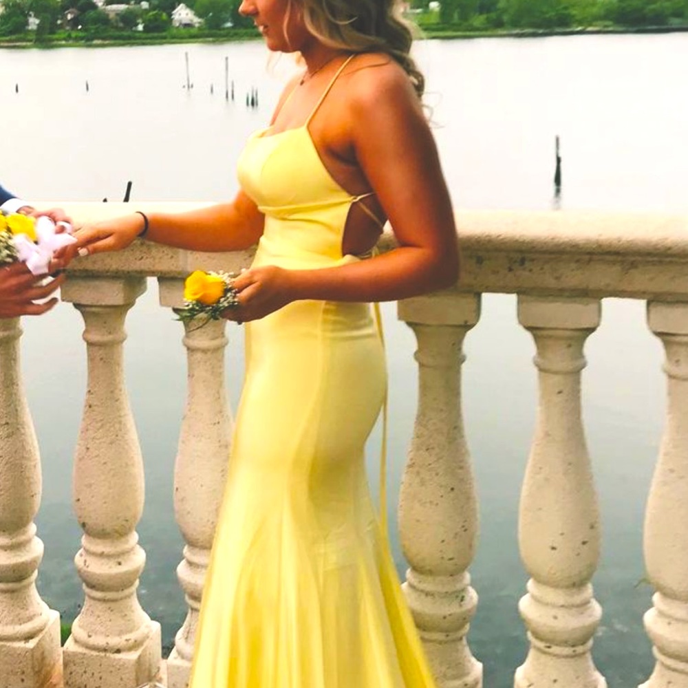 Yellow prom dress 🐤🦋✨